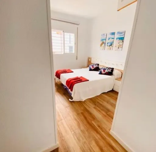 Apartamento*carolapo*con Patio Interior Y Garage